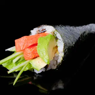 121. Temaki De Salmón