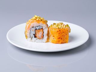 115. Tempura langostino, queso cheddar,pistacho (8 Uds.)