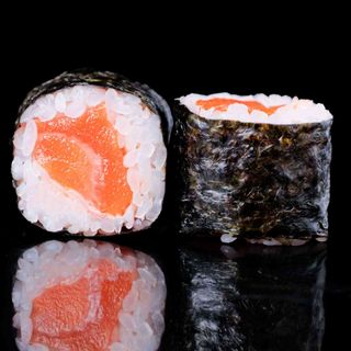 70. Maki De Salmón (8 Uds.)