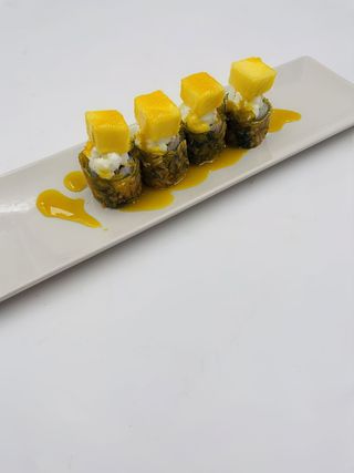 211.Tempura Maki De atún i mango (8 Uds.)