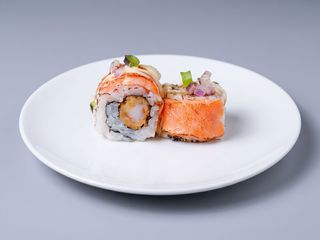 92. Tempura De langostino ,cebolla y cebollino (8 Uds.)