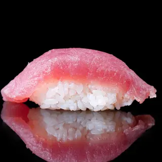 97. Nigiri De Atún (2 Uds.)