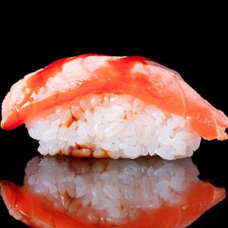 100. Nigiri Salmón Flameado (2 Uds.)