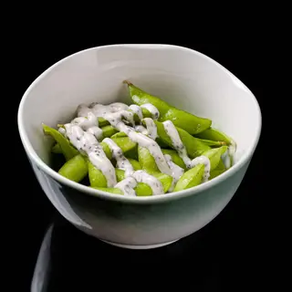 Edamame con salsa trufa