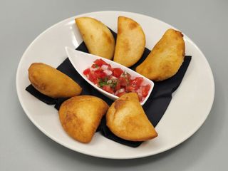 Empanaditas Pollo Ternera y Cazón(6 Uds.)