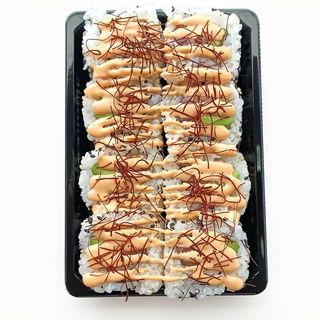 Salmón picante Uramaki