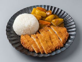 Yakimieshi Con pollo y curry