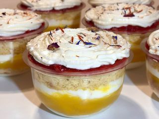Tarta de mango y frambuesa