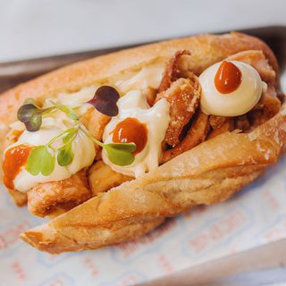 Bocata de calamares bravos 