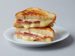 Bikini de jamón dulce con queso