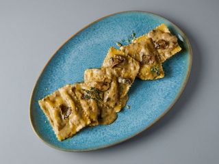 Quadrato de perdiz en salsa de boletus y trufa