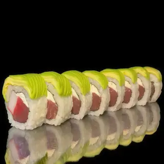 60B. Dragón Roll Atún Surimi Queso Y Aguacate