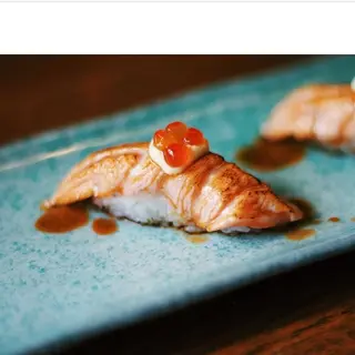 Niguiri Salmón braseado (2 Uds.)