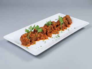 Albondigas de carne con tomate