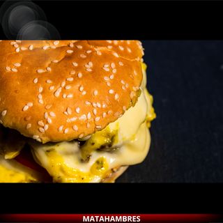 Burger de ternera cuatro (4) quesos + patatas fritas