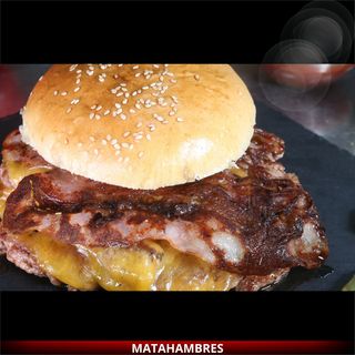 Burger de ternera con bacon y queso + patatas fritas