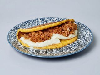 Cachapa con Queso de Mano y Cerdo Mechado