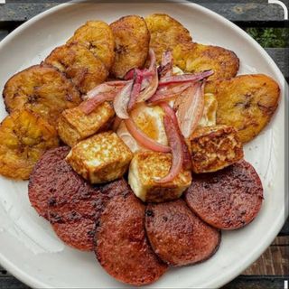 Maduro con salami 