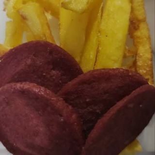 Yuca con salami