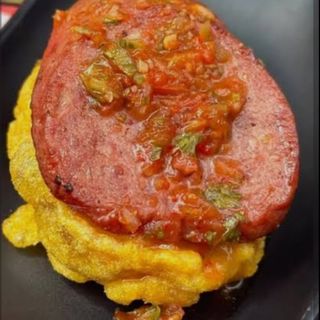 Papa aborrajada con salami