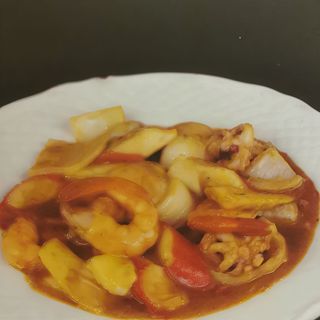 244. mariscos con salsa de curry