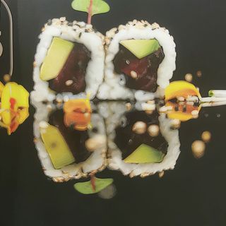 145. Uramaki De Atún (8 Uds.)