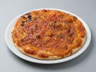 Focaccia roja con queso