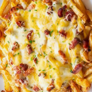 RACIÓN DE PATATAS RANCHERAS CON BACÓN/QUESO