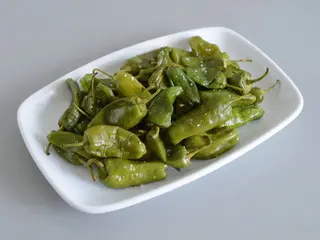 Plato De Pimientos Verdes Fritos