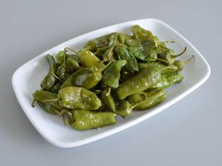 Plato De Pimientos Verdes Fritos