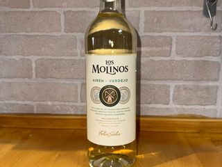 Botella vino blanco