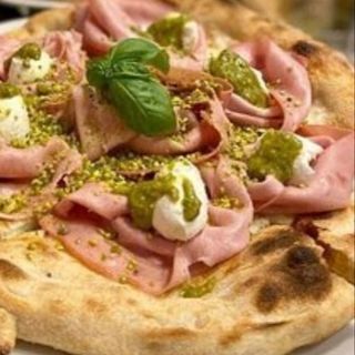 Pizza mortadella 