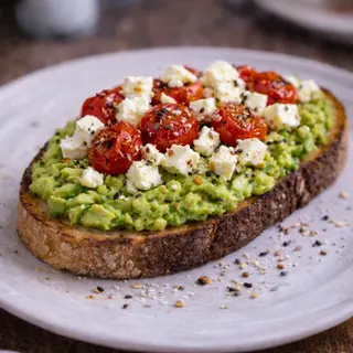 Tostada De Avocado Con Queso Feta, Cherry