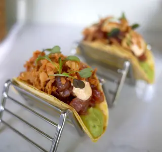 Tacos De Tartar De Atún Con Guacamole  (2 Uds)
