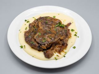 Ossobuco En Su Salsa Con Puré De Verduras