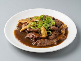 Láminas De Buey Con Setas y Bambu