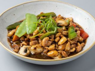 Pollo Corral Con Almendra