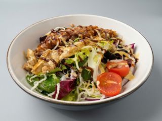 Ensalada De Pato Con Crispy Y Pomelo 