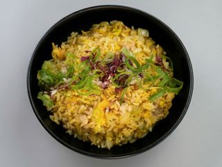 Arroz Frito Con Curry Y Pollo