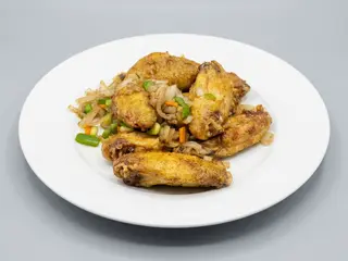 Alitas De Pollo A La Sal Y Pimienta (7 Uds.)