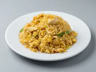 Arroz Frito Con Pollo Y Curry