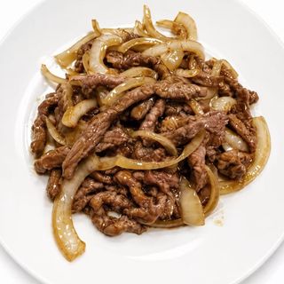 Ternera Con Cebolla