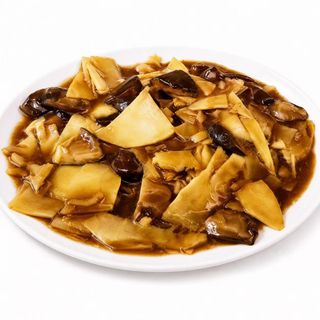 bambú y setas chinas salteadas