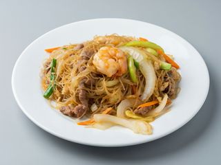 Fideos chinos con tres delicias