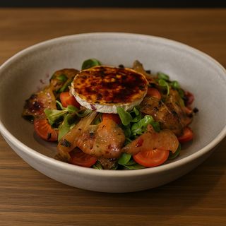 Ensalada de salmón marinado y queso de cabra