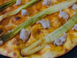 PIZZA CALÇOTS