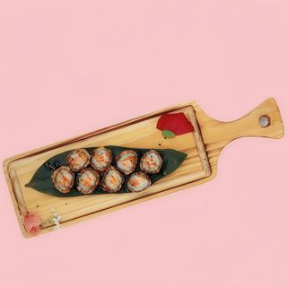 Makis de salmón tempurizados (8 pzs.)