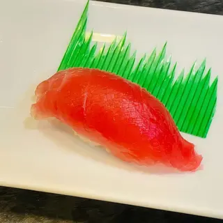 Nigiri de atún (1 pza.) 
