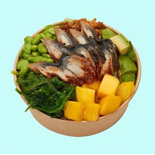 Poke de anguila asado con salsa teriyaki