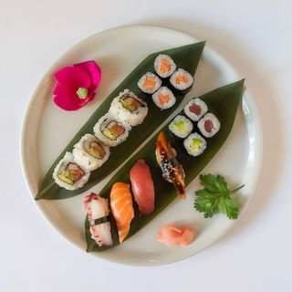 Sushi Bandeja 18 (16 pzs.)